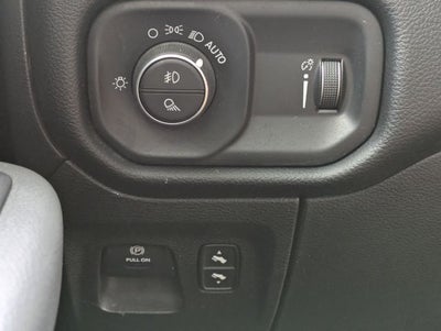 2020 RAM 1500 Big Horn Crew Cab 4x2 5'7' Box