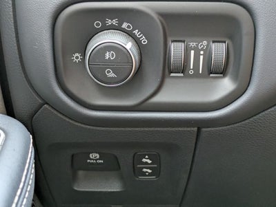 2022 RAM 1500 Limited Crew Cab 4x2 5'7' Box