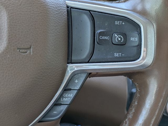 2019 RAM 1500 Laramie Crew Cab 4x2 5'7' Box