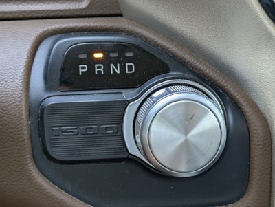 2019 RAM 1500 Laramie Crew Cab 4x2 5'7' Box