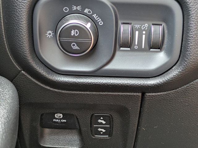 2019 RAM 1500 Big Horn/Lone Star Crew Cab 4x4 5'7' Box