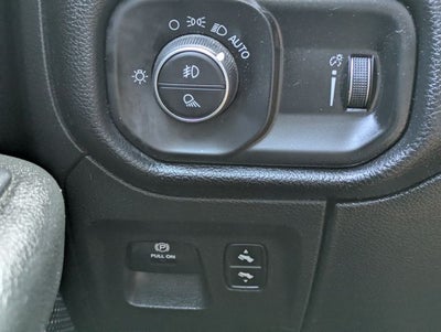 2020 RAM 1500 Big Horn Crew Cab 4x4 5'7' Box