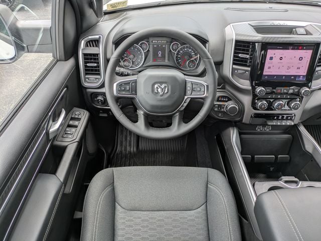 2026 RAM 1500 Big Horn Crew Cab 4x4 5'7' Box