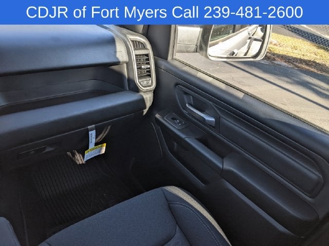 2027 RAM Ram 1500 RAM 1500 WARLOCK CREW CAB 4X4 5'7' BOX