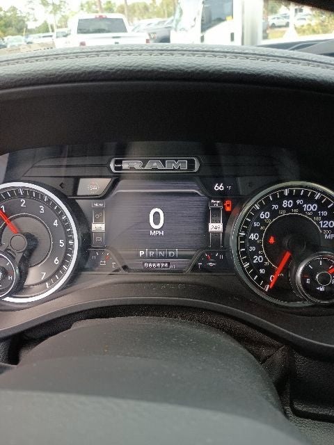 2021 RAM 1500 Laramie Crew Cab 4x4 5'7' Box