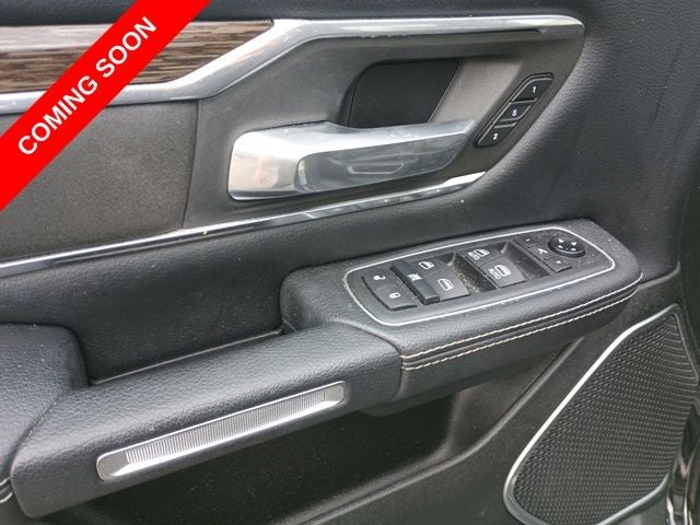 2020 RAM 1500 Laramie Crew Cab 4x4 5'7' Box