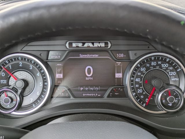 2020 RAM 1500 Laramie Crew Cab 4x4 5'7' Box