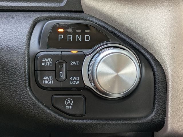 2020 RAM 1500 Laramie Crew Cab 4x4 5'7' Box