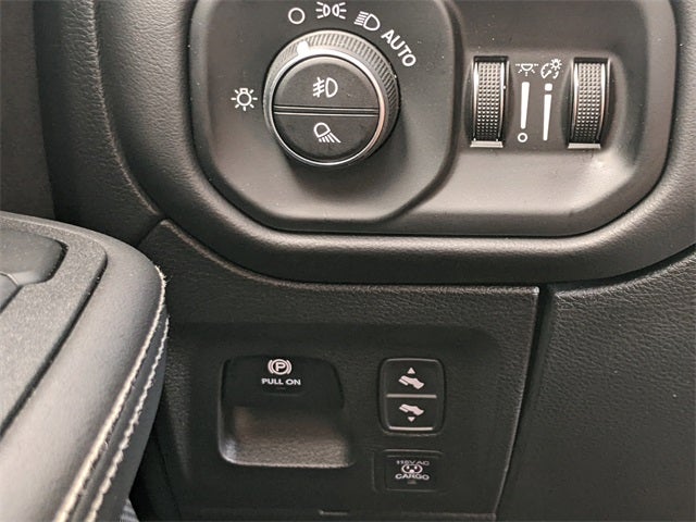 2025 RAM Ram 1500 RAM 1500 RHO CREW CAB 4X4 5'7' BOX