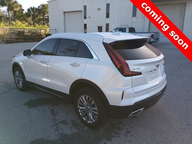 2025 Cadillac XT4 FWD Premium Luxury