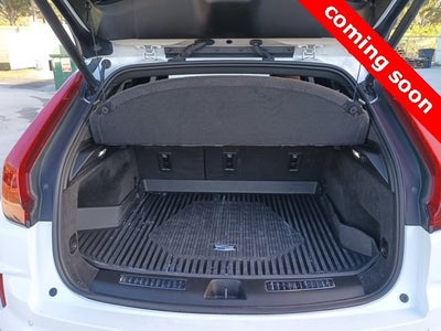 2025 Cadillac XT4 FWD Premium Luxury