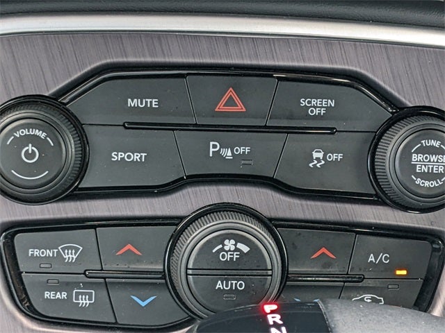 2017 Dodge Challenger SXT Plus