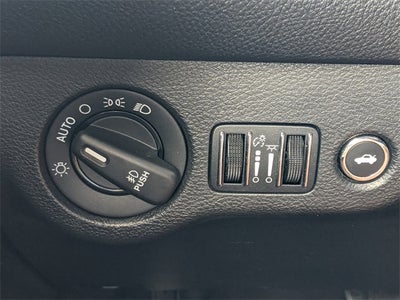 2017 Dodge Challenger SXT Plus