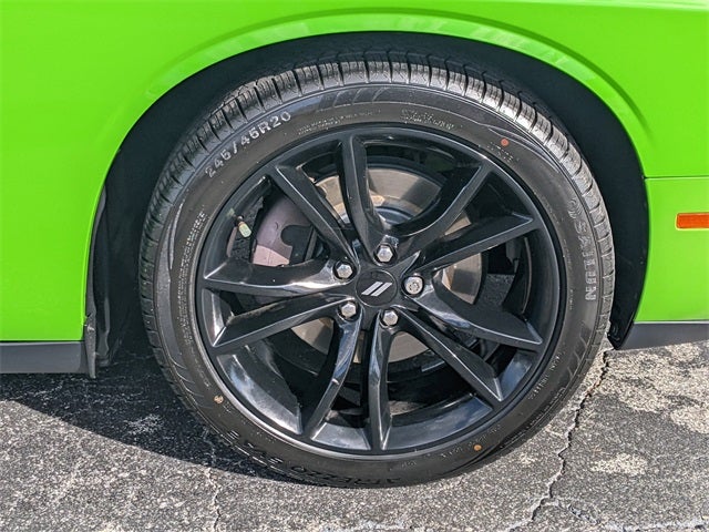 2017 Dodge Challenger SXT Plus