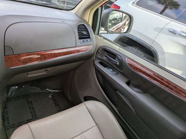 2014 Chrysler Town & Country Touring