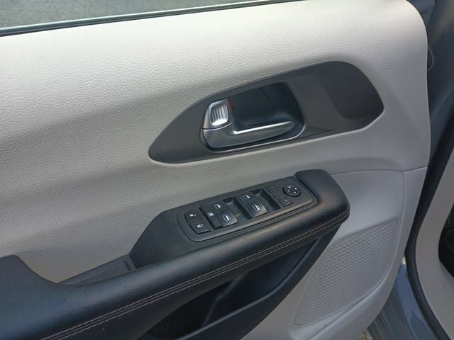 2020 Chrysler Pacifica Touring