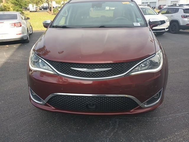 2018 Chrysler Pacifica Limited's photo