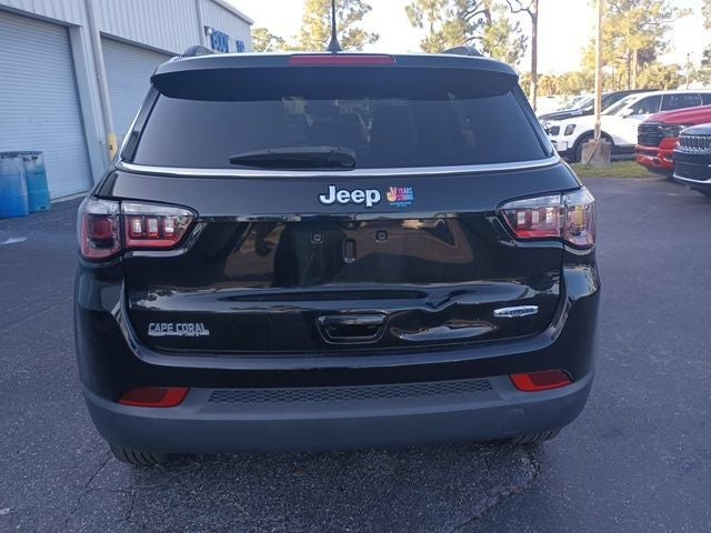 2022 Jeep Compass Latitude FWD