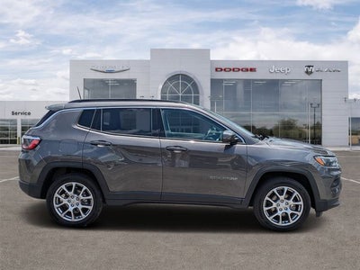 2022 Jeep Compass Latitude Lux 4x4