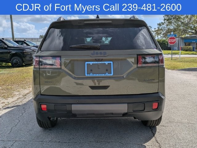 2027 Jeep Cherokee CHEROKEE LAREDO 4X4