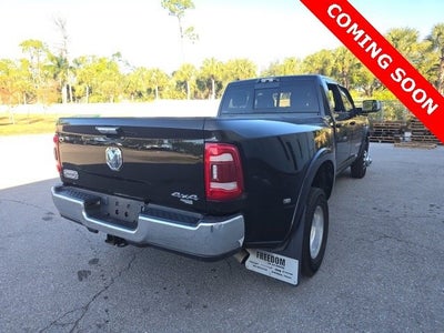 2022 RAM 3500 Limited Longhorn Crew Cab 4x4 8' Box