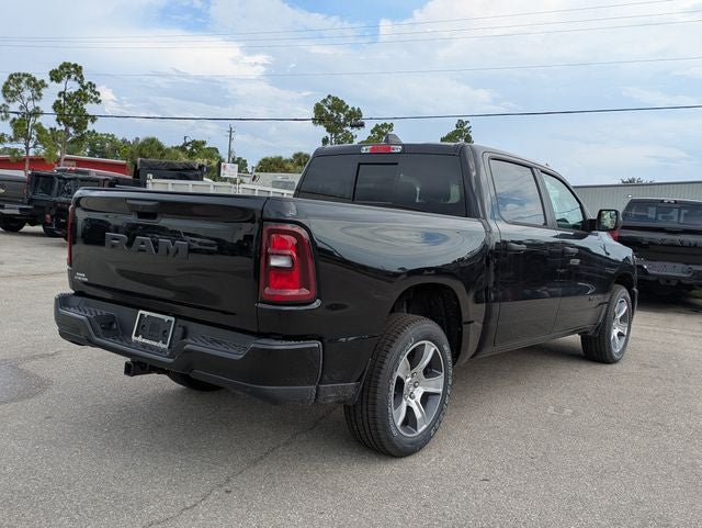 2026 RAM Ram 1500 RAM 1500 EXPRESS CREW CAB 4X2 5'7' BOX