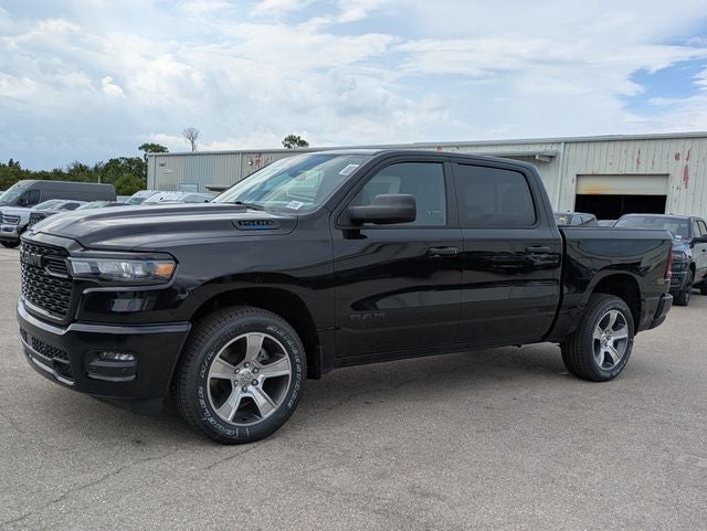 2026 RAM Ram 1500 RAM 1500 EXPRESS CREW CAB 4X2 5'7' BOX