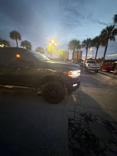 2022 RAM 2500 Laramie Crew Cab 4x4 6'4' Box