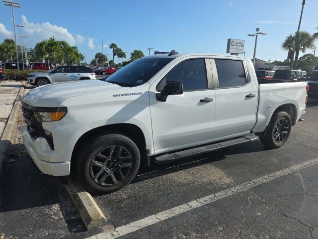 2023 Chevrolet Silverado 1500 4WD Crew Cab Short Bed Custom