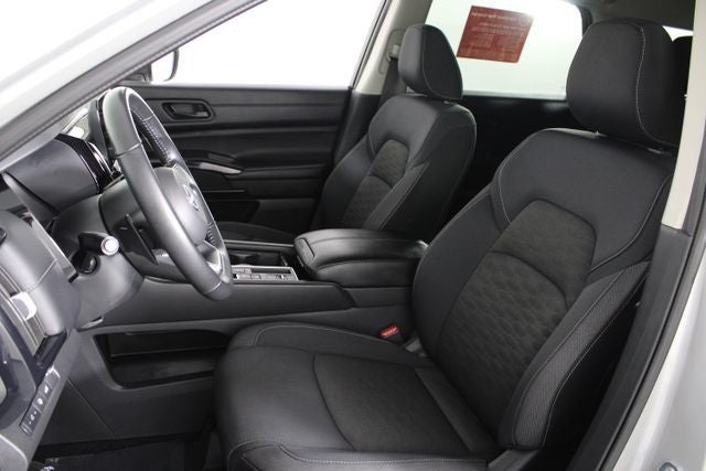 2025 Nissan Pathfinder SV FWD