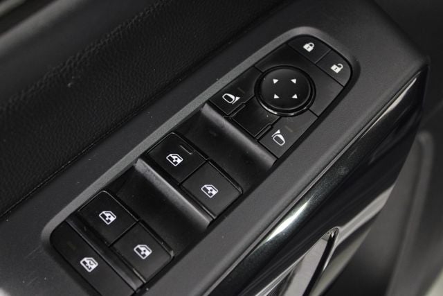 2025 Nissan Pathfinder SV FWD