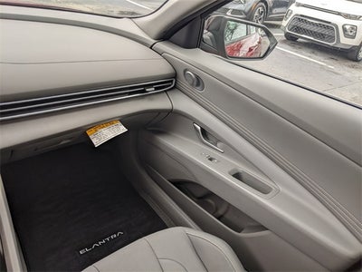 2025 Hyundai Elantra SEL Sport