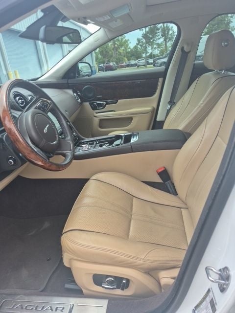 2016 Jaguar XJ R-Sport
