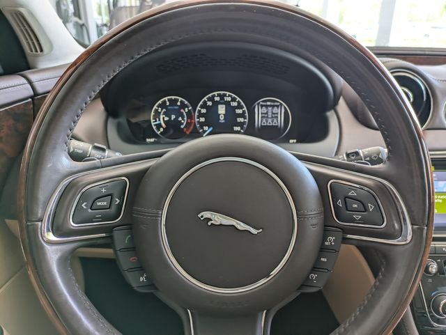 2016 Jaguar XJ R-Sport