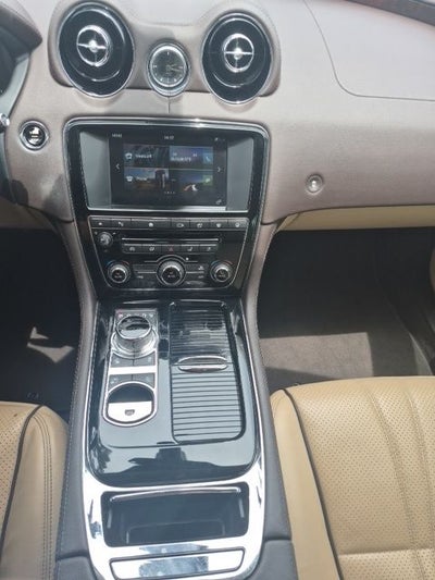 2016 Jaguar XJ R-Sport