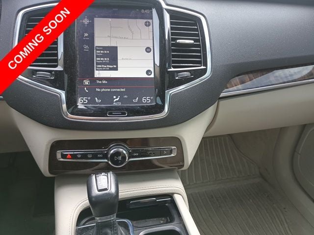 2016 Volvo XC90 T6 Momentum