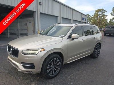 2016 Volvo XC90 T6 Momentum